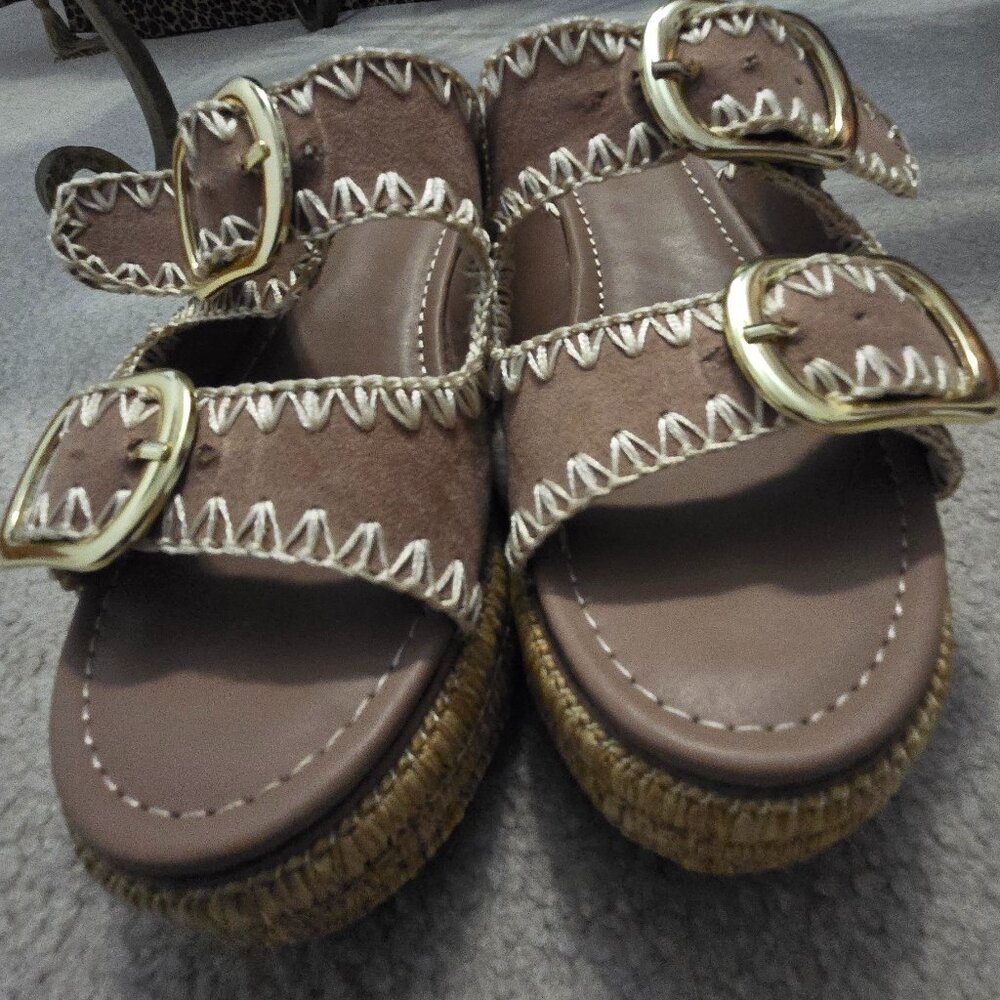 Pink Lily Sz 6 Tan Whip-Stitch Buckle Sandals